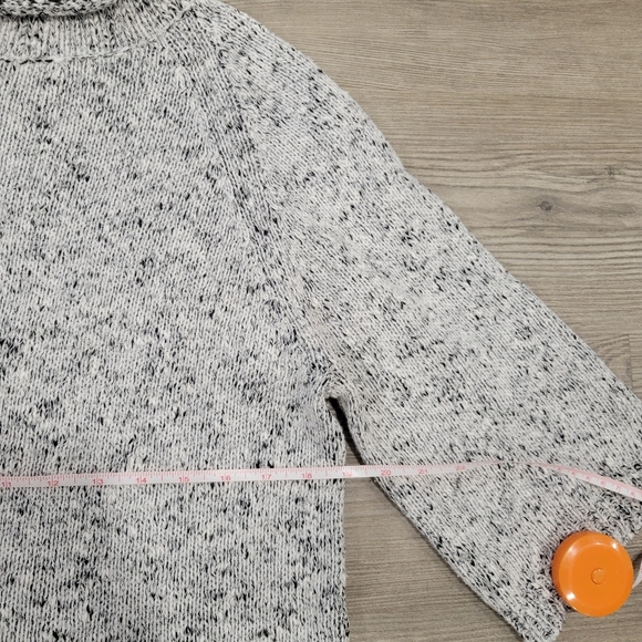 Lou & Grey Mock Neck Pull Over Sweater Size Medium - Picture 8 of 11